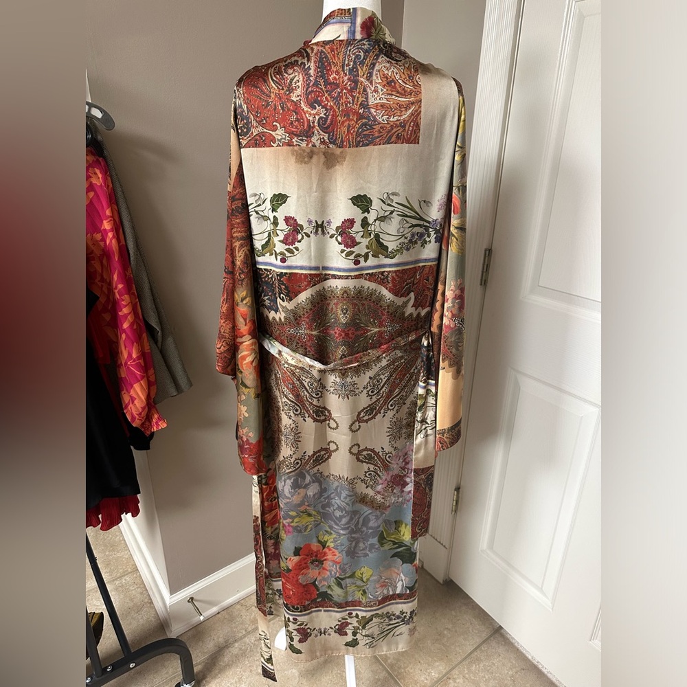 Zara Multicolor Floral Robe - Picture 2 of 2